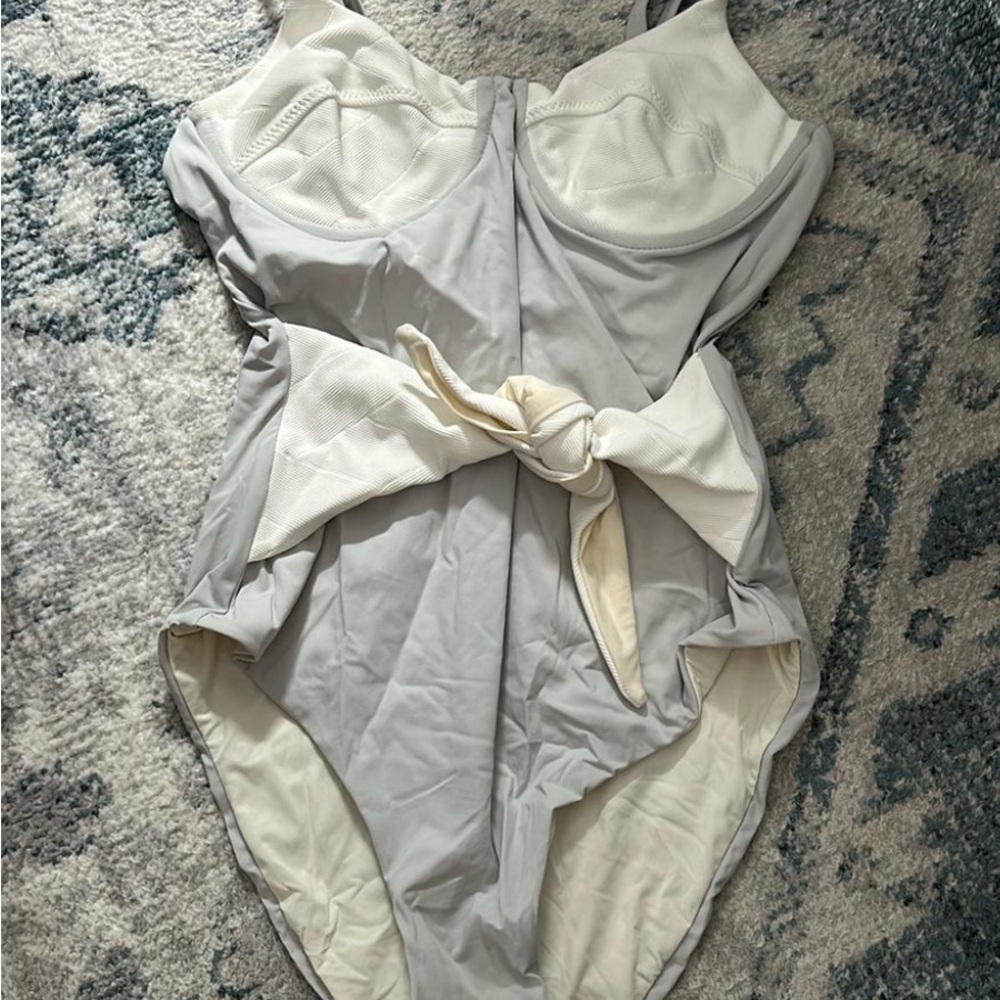 KORE Swim NWT Size S Corinth one piece